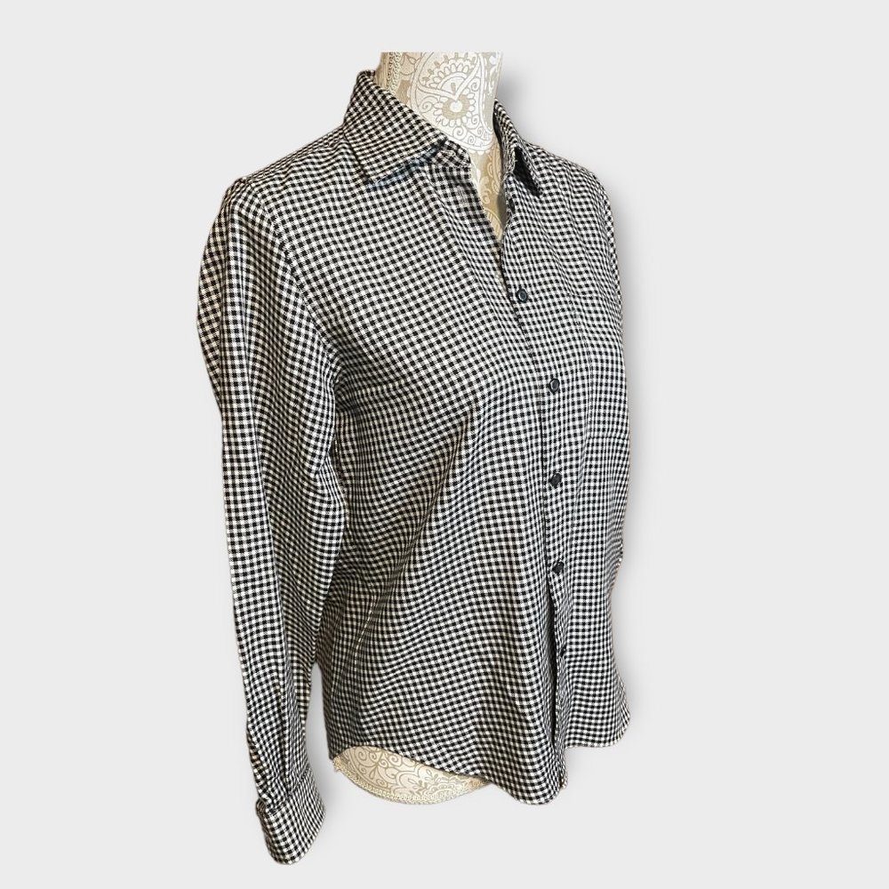 Orvis women’s checkered button down top in size small.